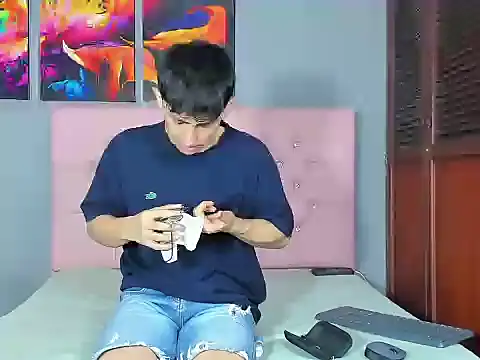 ElanGiraldo online show from February 1, 12:20 am