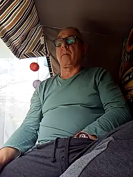 andy-1961 online show from March 26, 12:00 pm
