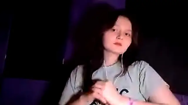 Snapshot of ClassicDroop chatting on November 11, 2:06 pm ClassicDroop online show from November 11, 2:06 pm