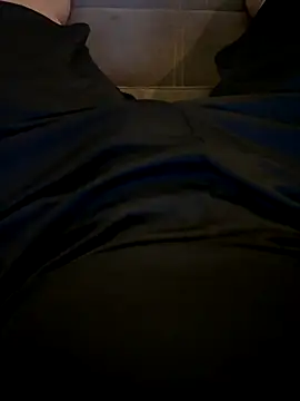 Snapshot of Chiludove chatting on January 6, 12:25 am Chiludove online show from January 6, 12:25 am