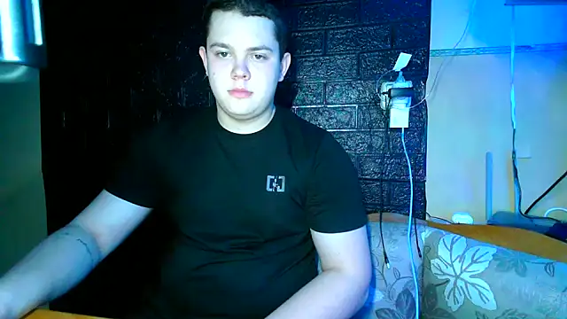 CuteButNaughty  online show from January 6, 9:29 pm