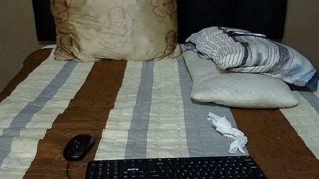 Snapshot of bigsexymama2 chatting on May 12, 7:44 pm bigsexymama2 online show from May 12, 7:44 pm