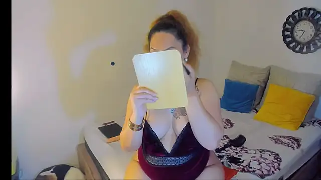 Snapshot of hotcassy chatting on February 17, 7:49 am hotcassy online show from February 17, 7:49 am