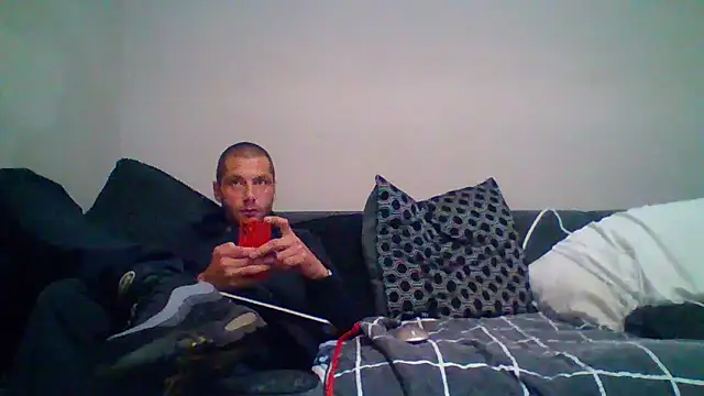 Snapshot of Kinkycouple142 chatting on June 7, 8:23 pm Kinkycouple142 online show from June 7, 8:23 pm