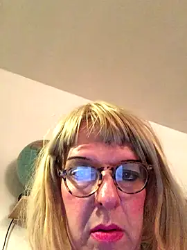 simone xdressing online show from November 2, 7:49 pm