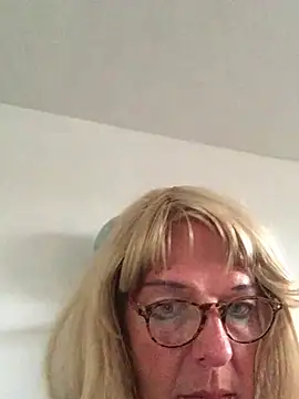 simone xdressing online show from July 18, 7:17 pm