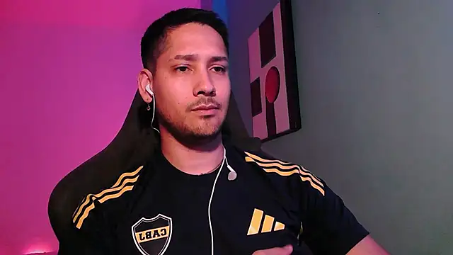 Snapshot of Abruptoinusual chatting on November 19, 10:43 pm Abruptoinusual online show from November 19, 10:43 pm