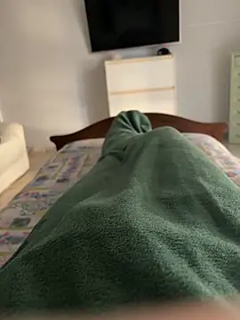 Snapshot of simeonehivd chatting on December 19, 12:45 pm simeonehivd online show from December 19, 12:45 pm