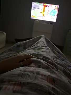 Snapshot of simeonehivd chatting on December 20, 12:51 am simeonehivd online show from December 20, 12:51 am