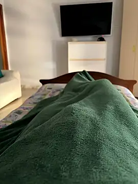 Snapshot of simeonehivd chatting on January 8, 12:18 pm simeonehivd online show from January 8, 12:18 pm