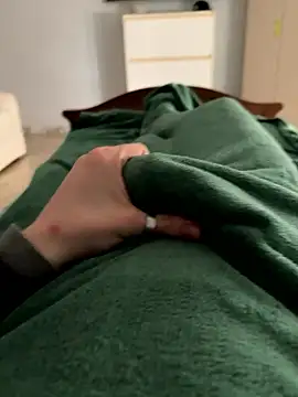 Snapshot of simeonehivd chatting on January 10, 12:51 pm simeonehivd online show from January 10, 12:51 pm