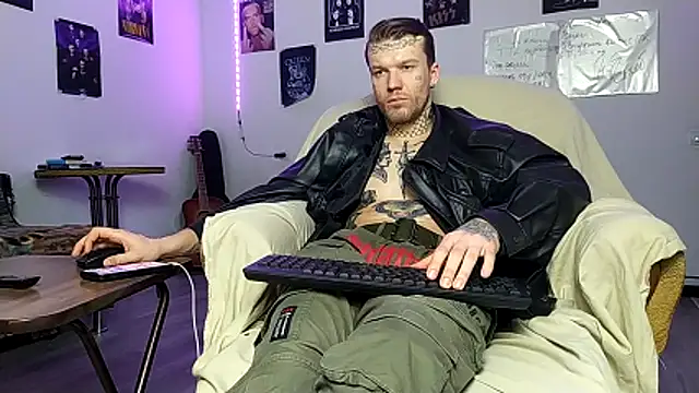 Huntall77 online show from February 6, 6:44 pm