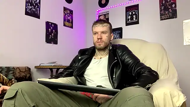 Huntall77 online show from March 2, 4:25 am