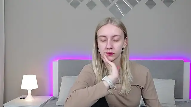 RachaelCute online show from March 4, 11:38 am