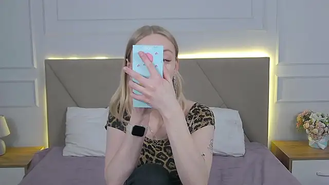 RachaelCute online show from March 15, 3:56 am