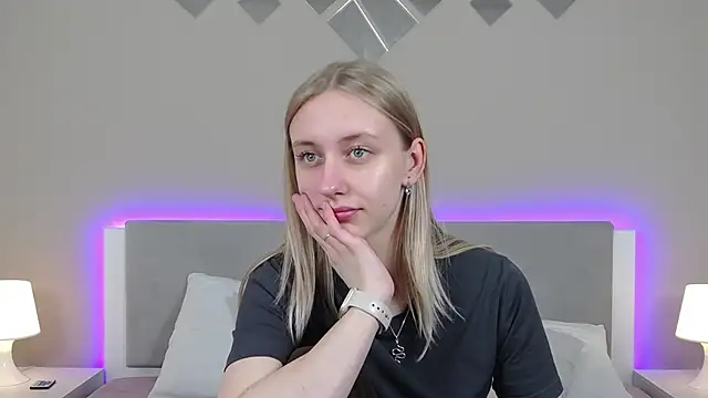 RachaelCute online show from March 28, 11:10 am