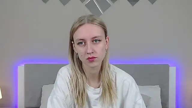 RachaelCute online show from April 16, 11:11 am