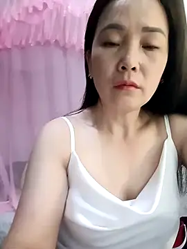 Snapshot of Feeling-hot chatting on May 9, 8:14 pm Feeling-hot online show from May 9, 8:14 pm