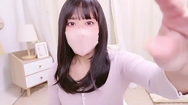 Snapshot of KAZUNAxo chatting on November 13, 2:10 am KAZUNAxo online show from November 13, 2:10 am