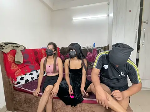 avnikaur online show from March 25, 8:09 am