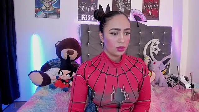 lunabritton1 online show from December 18, 4:18 am