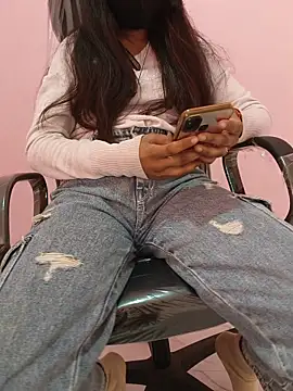 Snapshot of Iamyourdarling chatting on November 24, 5:51 am Iamyourdarling online show from November 24, 5:51 am