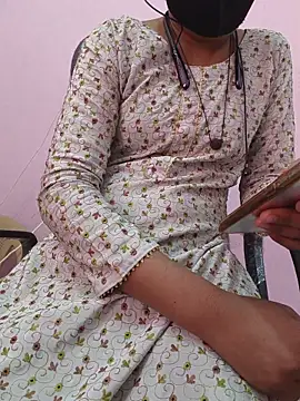 Snapshot of Iamyourdarling chatting on December 18, 5:46 am Iamyourdarling online show from December 18, 5:46 am