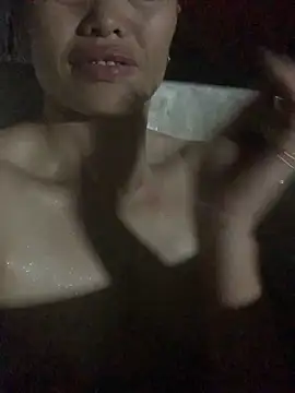 Snapshot of phuong_cute chatting on November 10, 2:16 pm phuong cute online show from November 10, 2:16 pm