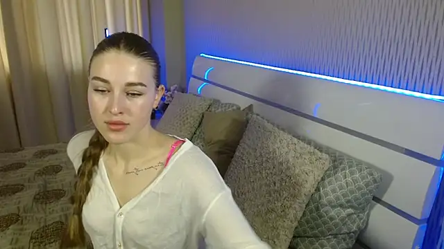 cutie violet online show from November 12, 7:42 am