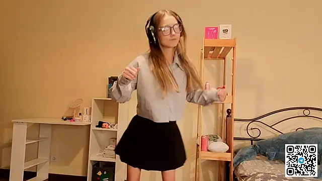 Snapshot of HoaPatton chatting on December 3, 11:08 am HoaPatton online show from December 3, 11:08 am