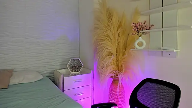 lilithDraven  online show from March 21, 3:55 am