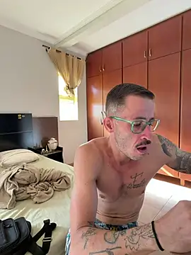 Lucasjandre online show from May 2, 11:48 am