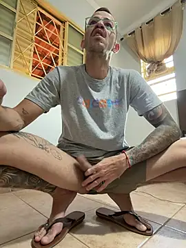 Snapshot of Lucasjandre chatting on June 1, 9:55 am Lucasjandre online show from June 1, 9:55 am