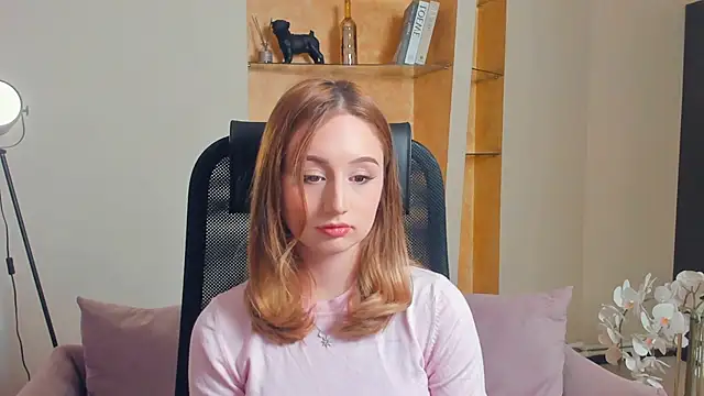 Snapshot of ReinaHenslin chatting on November 11, 8:25 am ReinaHenslin online show from November 11, 8:25 am