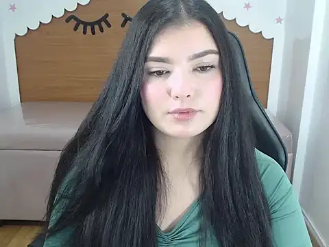 Snapshot of sarah_rouse_t_ chatting on November 11, 3:23 pm sarah rouse t online show from November 11, 3:23 pm