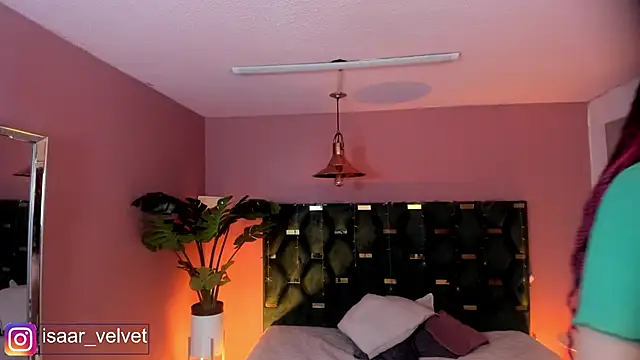 Snapshot of Velvet_Dreamss chatting on April 21, 11:38 am Velvet Dreamss online show from April 21, 11:38 am