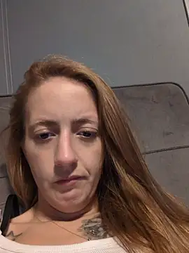 Snapshot of sexxxilexxxi44 chatting on May 25, 4:40 am sexxxilexxxi44 online show from May 25, 4:40 am