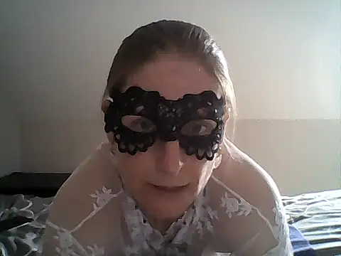Snapshot of MelleEloa chatting on April 14, 2:12 pm MelleEloa online show from April 14, 2:12 pm