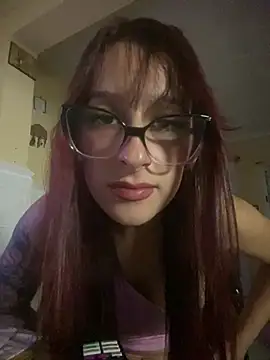 Snapshot of Taurina0105 chatting on April 23, 6:25 am Taurina0105 online show from April 23, 6:25 am
