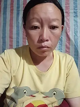 Snapshot of girl-hot2x chatting on August 4, 6:10 pm girl-hot2x online show from August 4, 6:10 pm