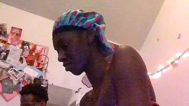 Snapshot of Her_ForbiddenGarden chatting on November 14, 1:37 am Her ForbiddenGarden online show from November 14, 1:37 am