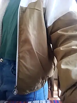 Snapshot of Riya_917 chatting on January 17, 7:24 am Riya 917 online show from January 17, 7:24 am