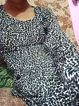 Snapshot of Riya_917 chatting on February 22, 1:53 pm Riya 917 online show from February 22, 1:53 pm