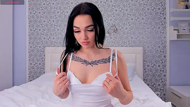 Snapshot of StaticHaven chatting on November 14, 6:34 am StaticHaven online show from November 14, 6:34 am