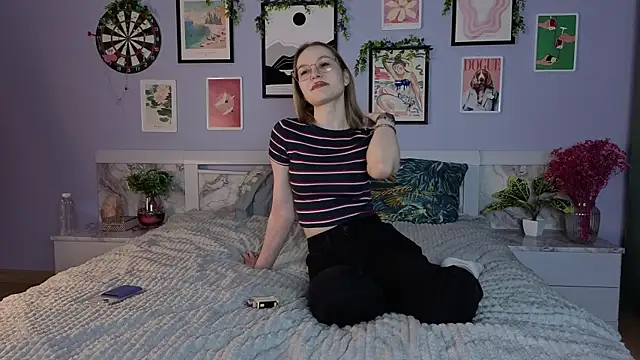 Snapshot of blossomguilt chatting on November 13, 11:31 am blossomguilt online show from November 13, 11:31 am