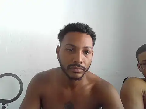 Snapshot of PutosRJ chatting on November 12, 2:39 pm PutosRJ online show from November 12, 2:39 pm