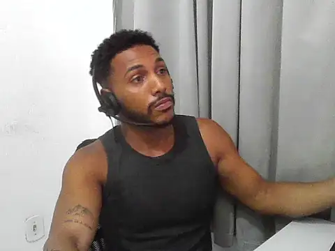 Snapshot of PutosRJ chatting on November 15, 1:14 am PutosRJ online show from November 15, 1:14 am