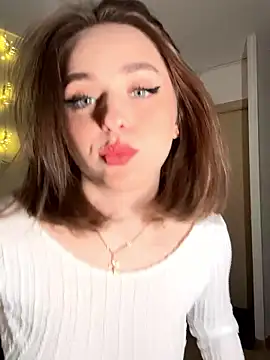 Snapshot of yoyogirlx chatting on January 17, 2:22 pm yoyogirlx online show from January 17, 2:22 pm