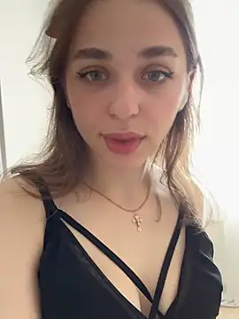 Snapshot of yoyogirlx chatting on June 14, 2:24 am yoyogirlx online show from June 14, 2:24 am