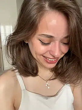 Snapshot of yoyogirlx chatting on July 22, 2:47 am yoyogirlx online show from July 22, 2:47 am
